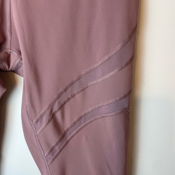 Lululemon Wunder Under High-Rise Crop 21" *Luxtreme Mesh Red Dust Size 12 - Picture 2 of 12